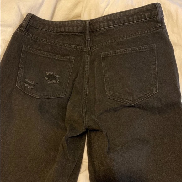 Fashion Nova Boyfriend Jeans - Picture 4 of 8